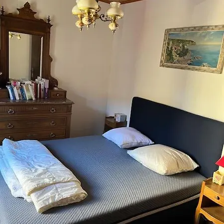 Сasa de vacaciones Maison Cévenole Typique Et Son Jardin Suspendu Lasalle